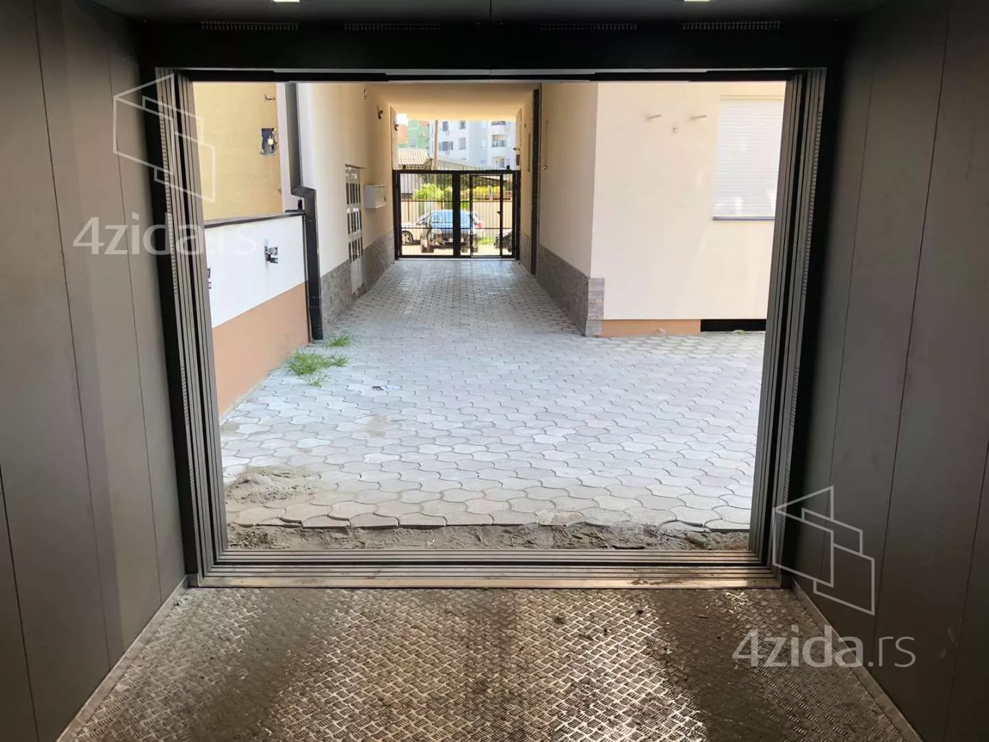 Garaža | 4zida