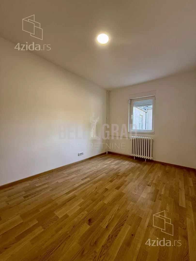 Četvoroiposoban stan | 4zida