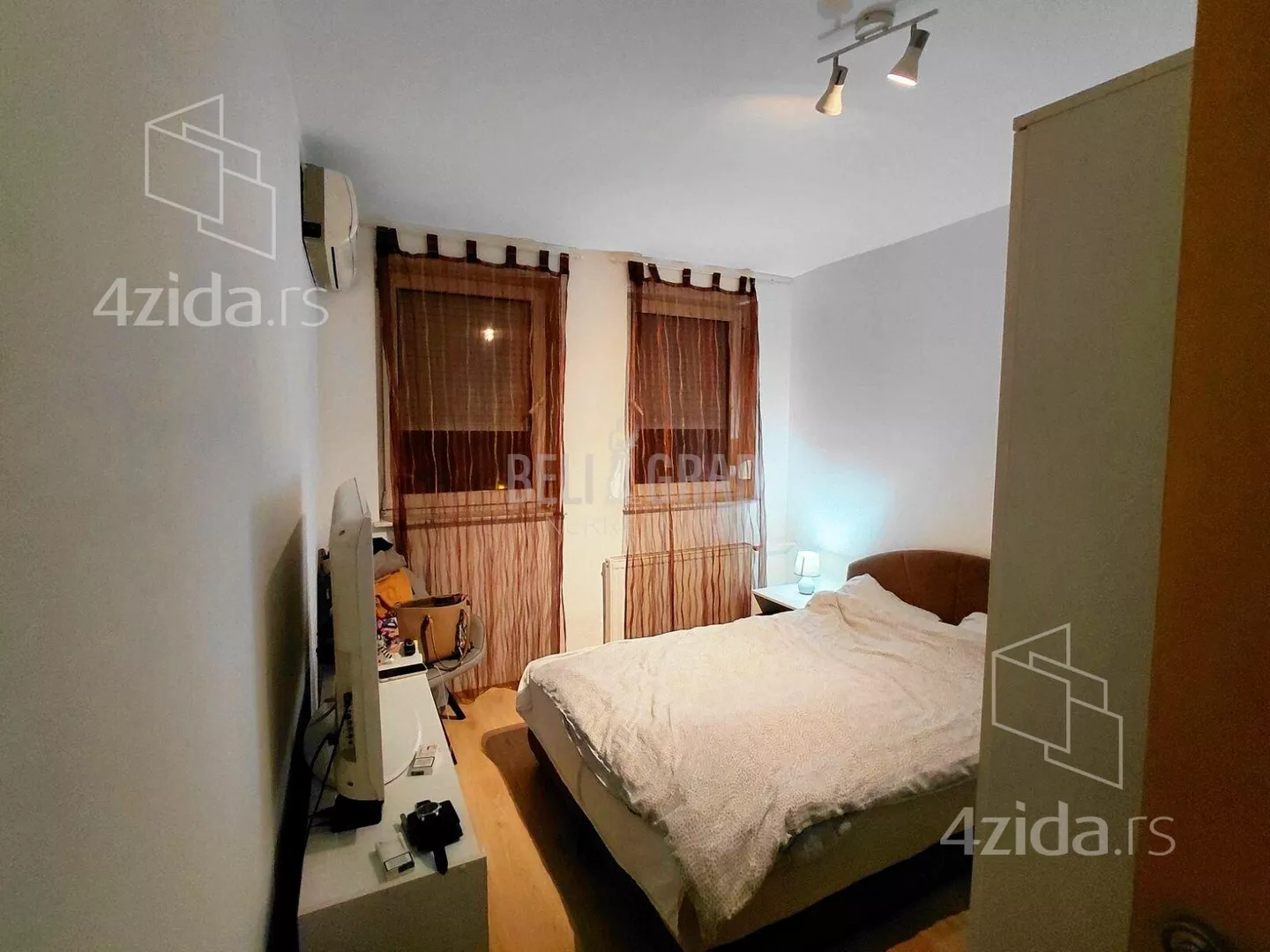 Četvoroiposoban stan | 4zida