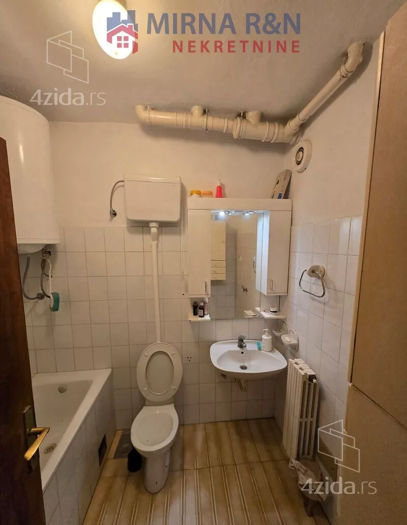 Četvoroiposoban stan | 4zida