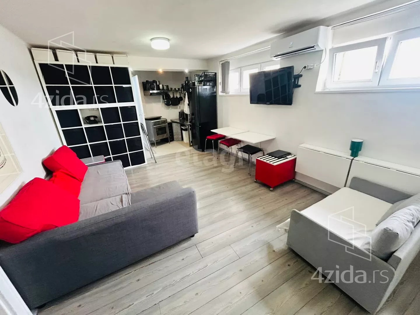 Jednoiposoban stan | 4zida