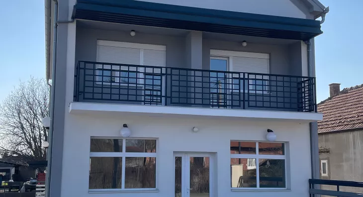 Poslovna zgrada | 4zida