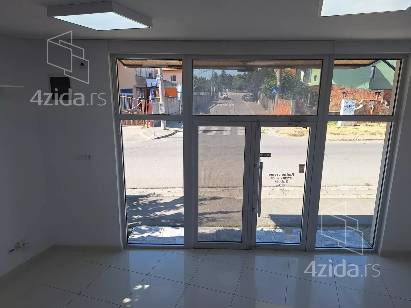 Lokal | 4zida