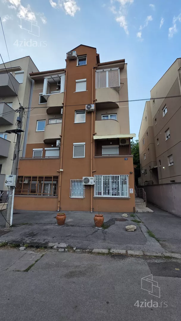Garsonjera | 4zida