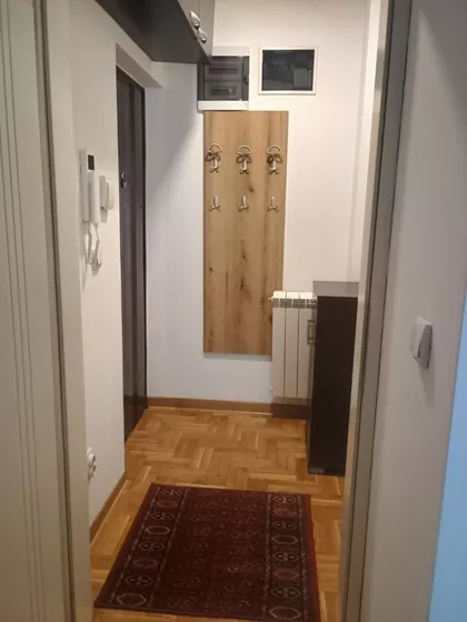 Gvozdićeva | 4zida.rs