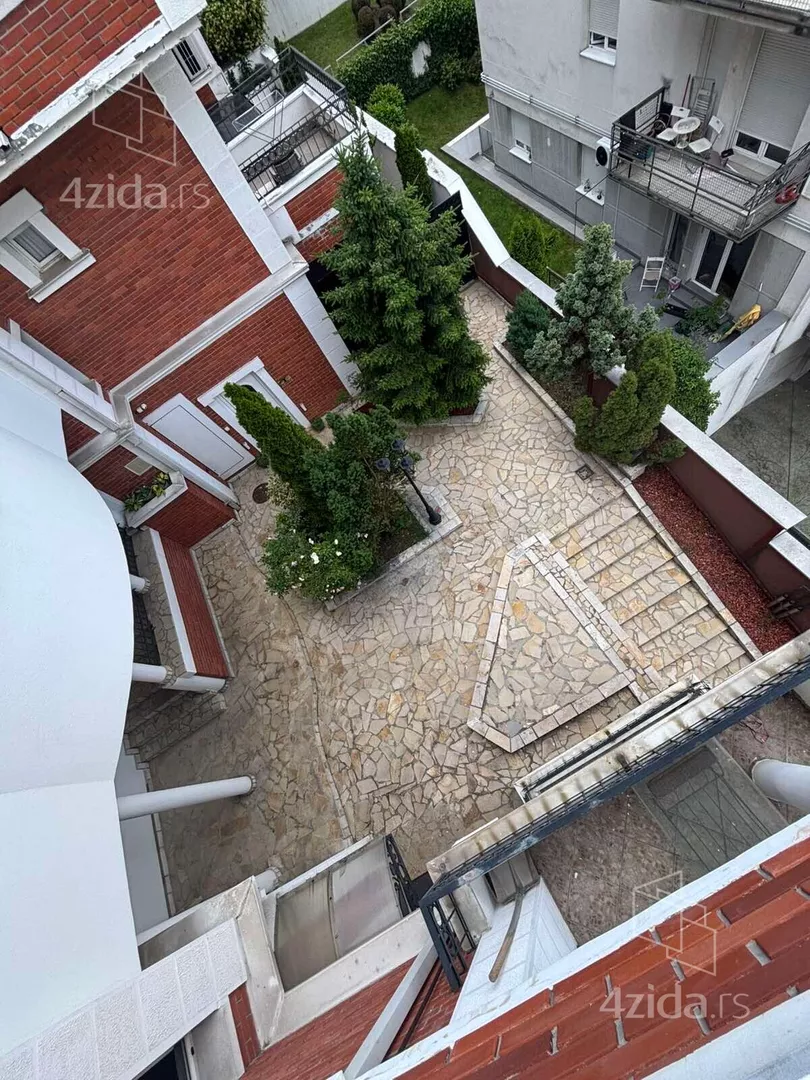 Petosoban stan | 4zida