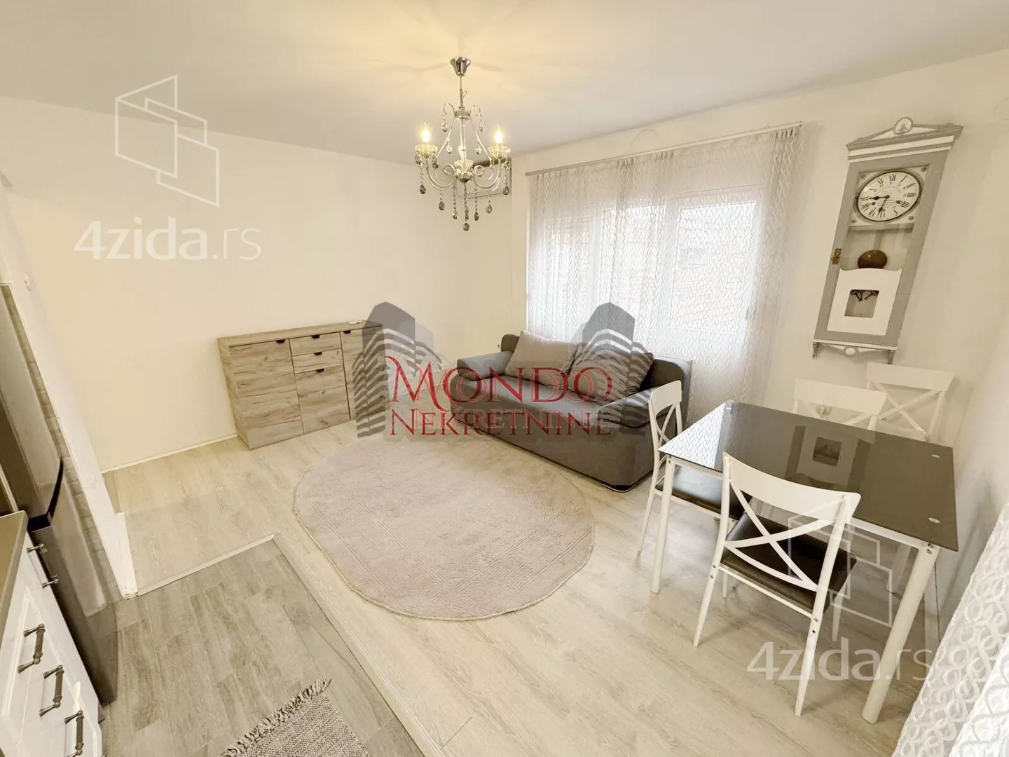 Jednoiposoban stan | 4zida