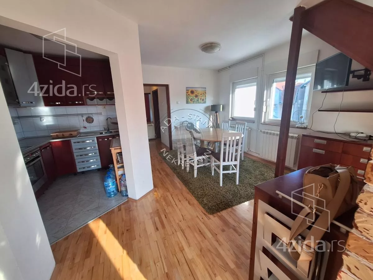 Petosoban stan | 4zida