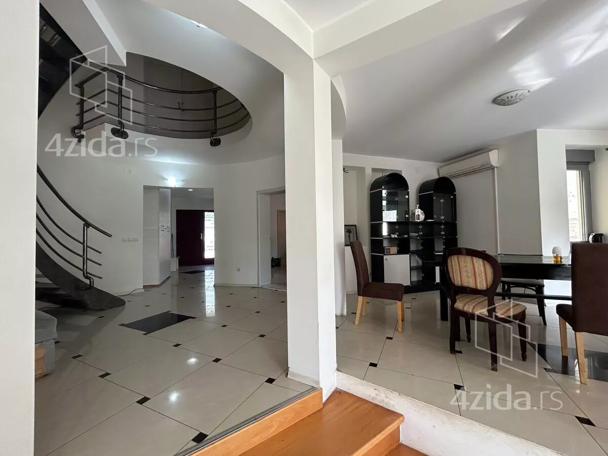 3-etažna kuća | 4zida