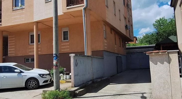 Garaža | 4zida
