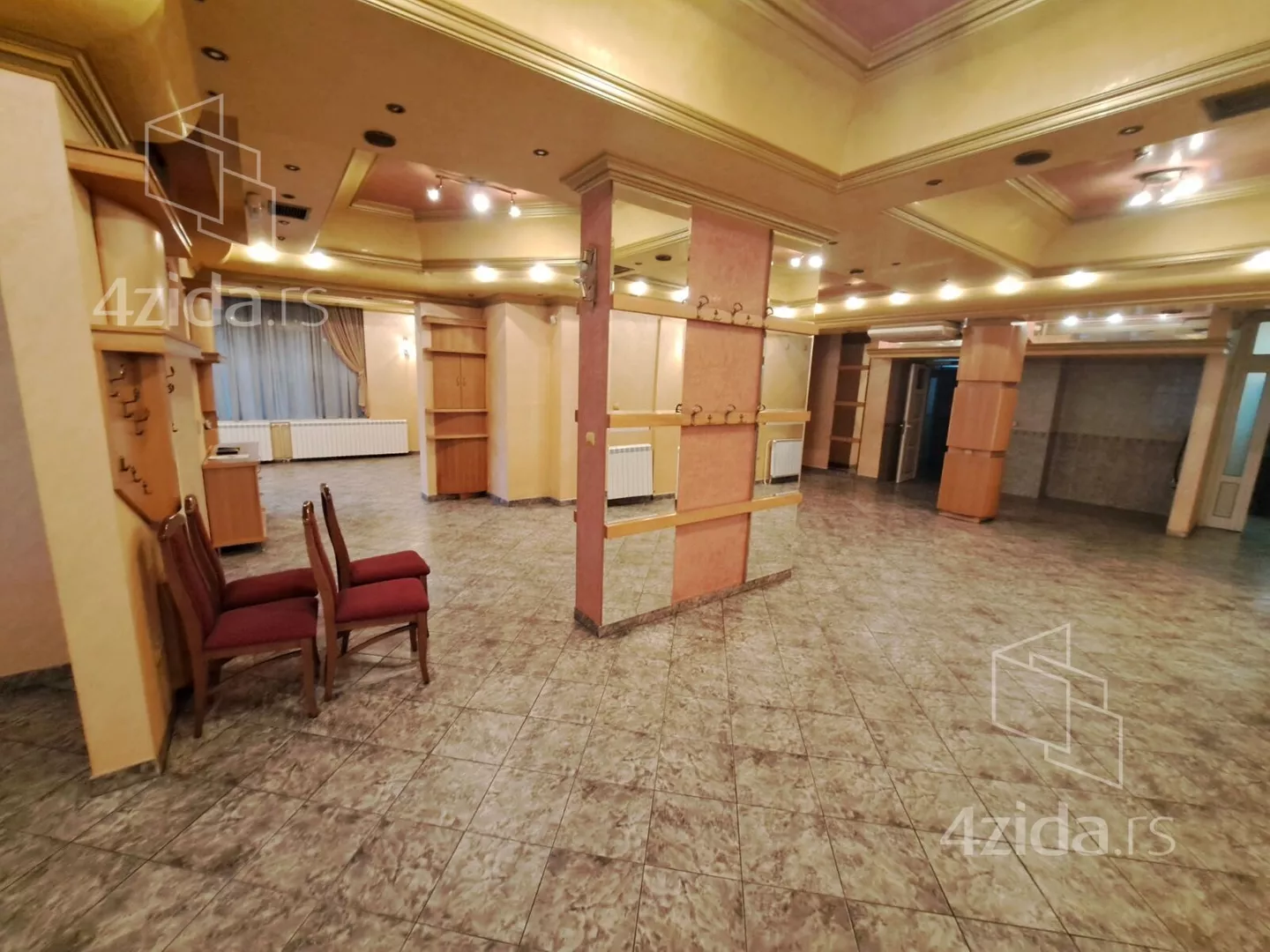 Poslovni prostor | 4zida