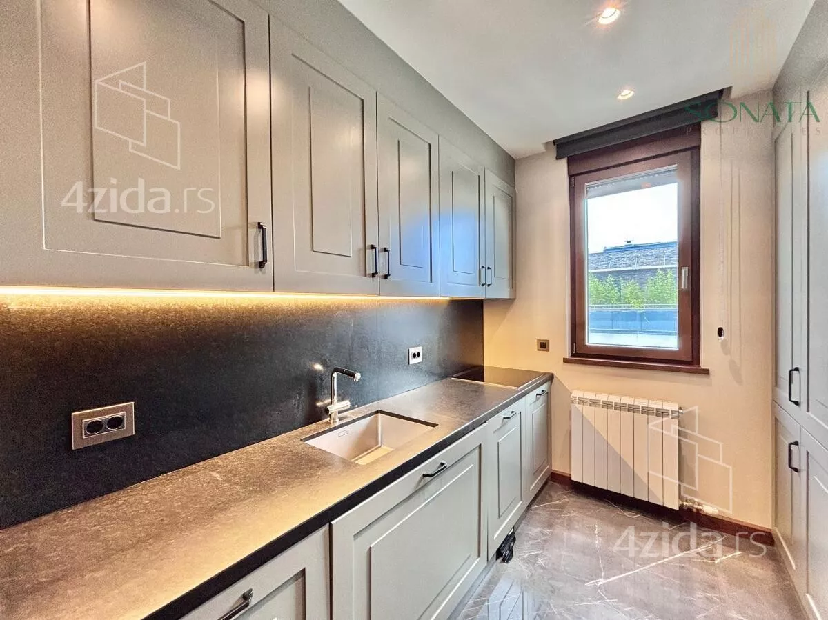 Petosoban stan | 4zida