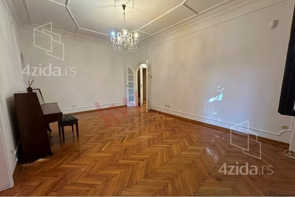 Šestosoban stan | 4zida