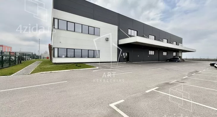 Poslovna zgrada | 4zida