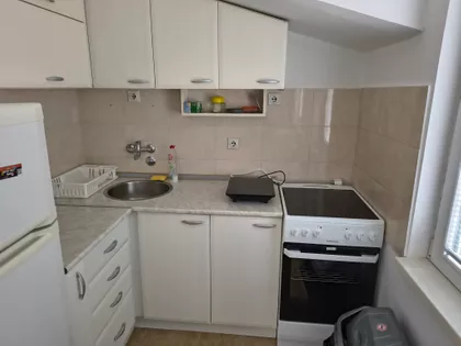 Vojna Bolnica | 4zida.rs