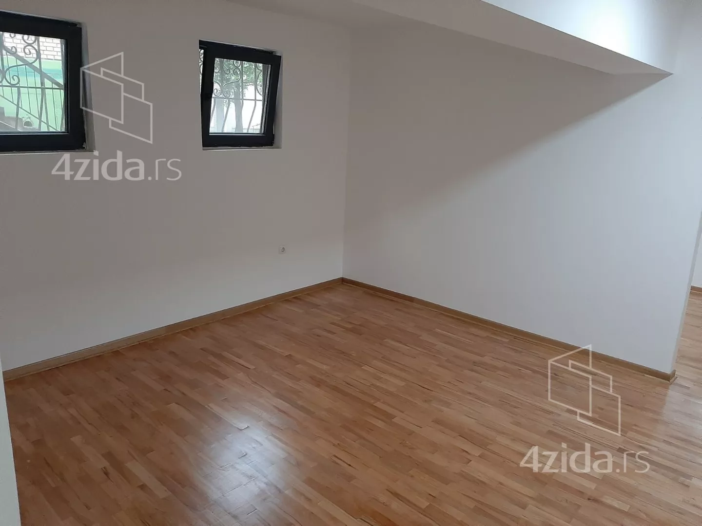 Lokal | 4zida
