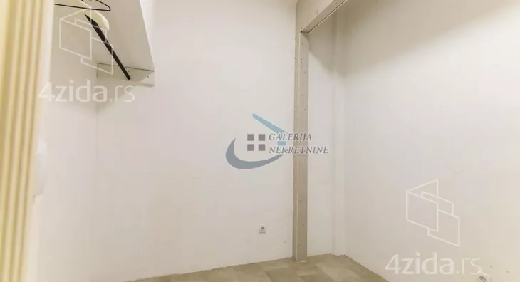 Četvoroiposoban stan | 4zida