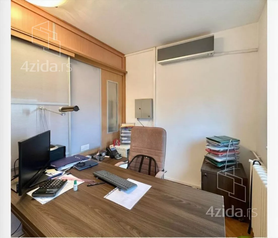 Sedmosoban stan | 4zida