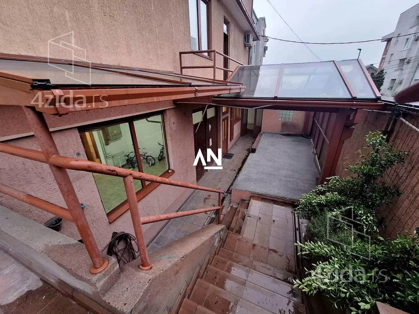 Poslovni prostor | 4zida