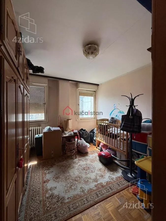 Troiposoban stan | 4zida