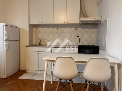Petra Drapšina | 4zida.rs