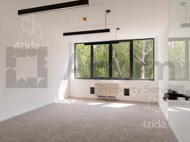 Poslovna zgrada | 4zida