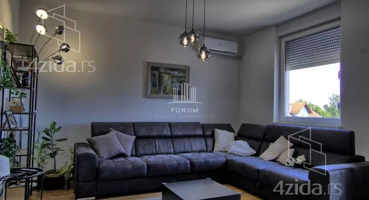 Četvoroiposoban stan | 4zida