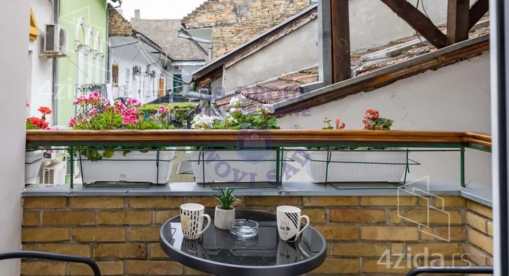 Sedmosoban stan | 4zida