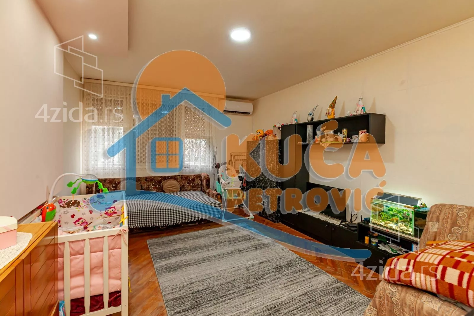 Jednoiposoban stan | 4zida