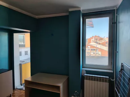 Bulevar Nemanjića 34 | 4zida.rs