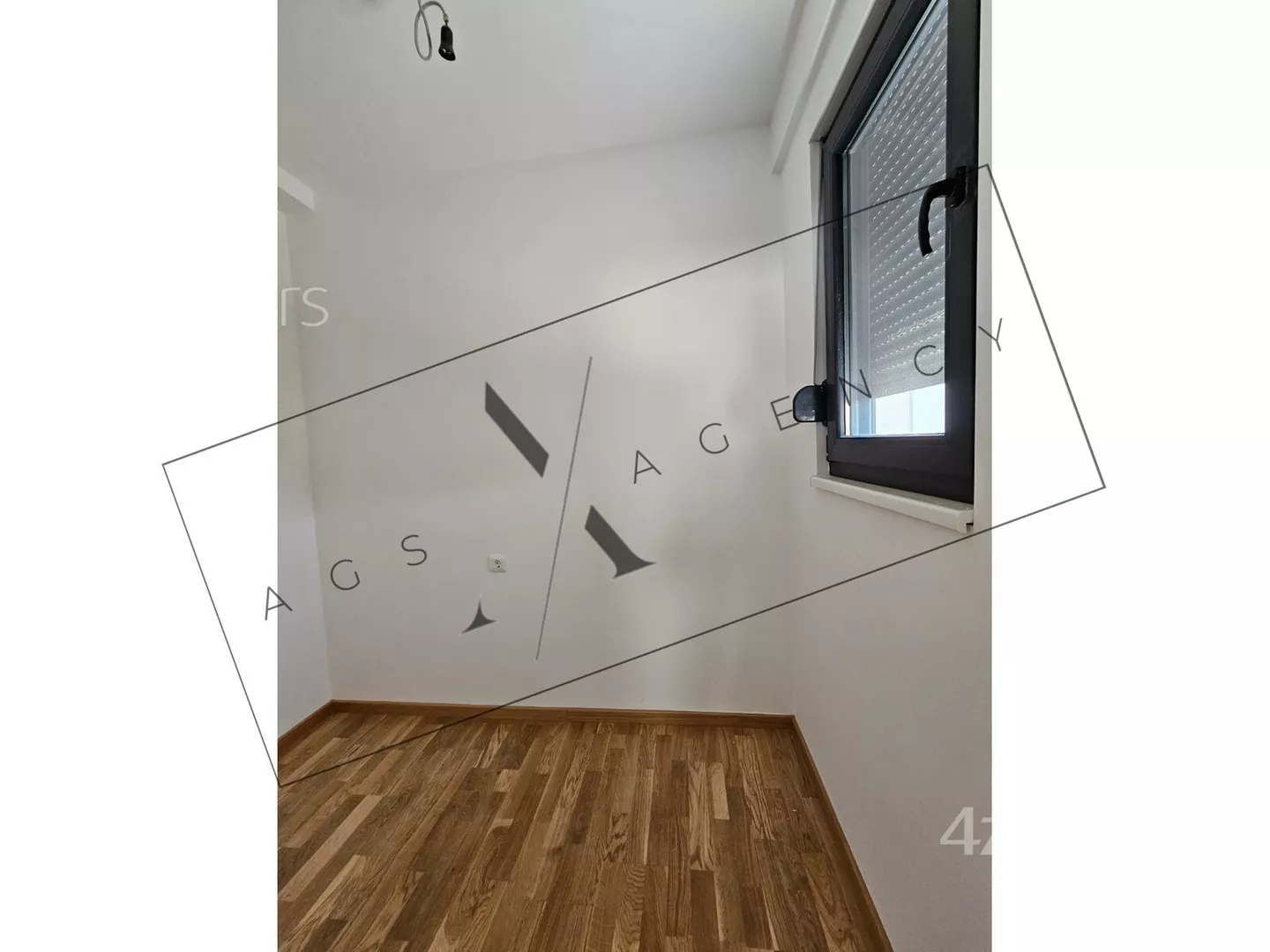 Četvoroiposoban stan | 4zida