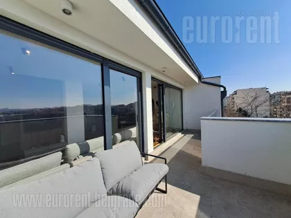 CRVENI KRST | 4zida.rs