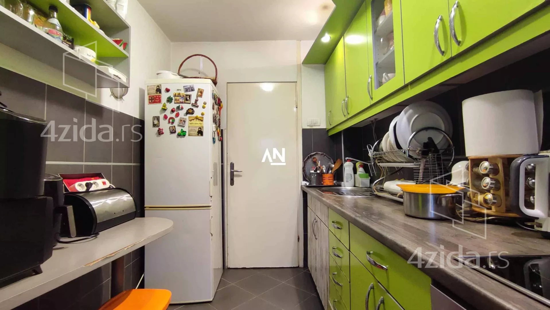 Petosoban stan | 4zida