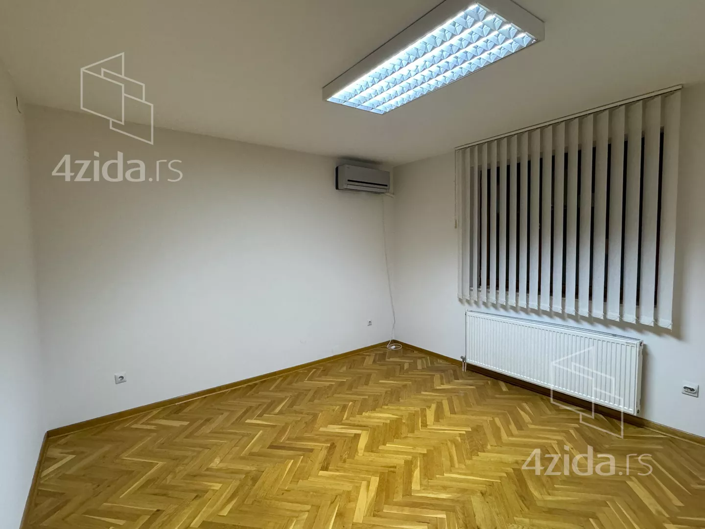 Četvoroiposoban stan | 4zida