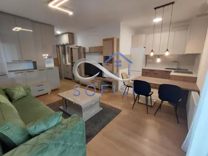 Heroja Pinkija | 4zida.rs