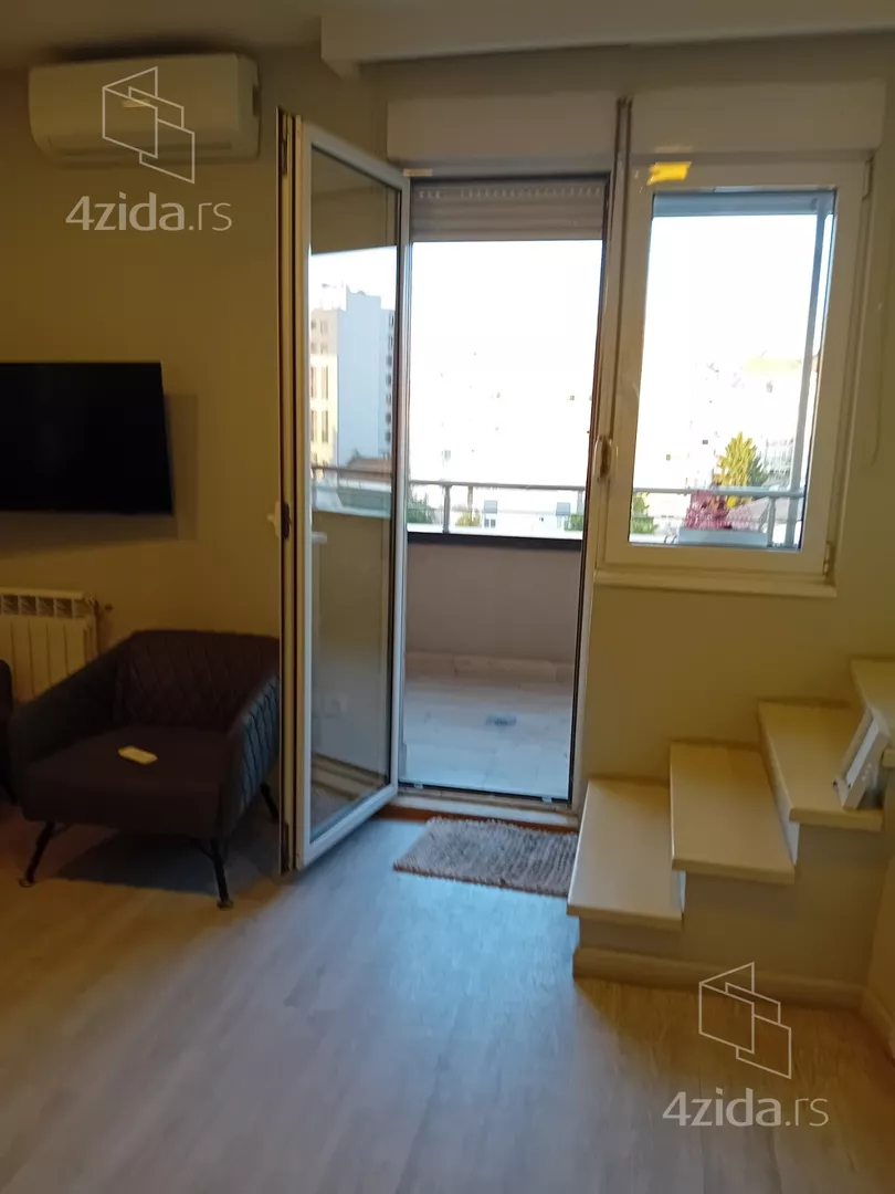 Četvoroiposoban stan | 4zida