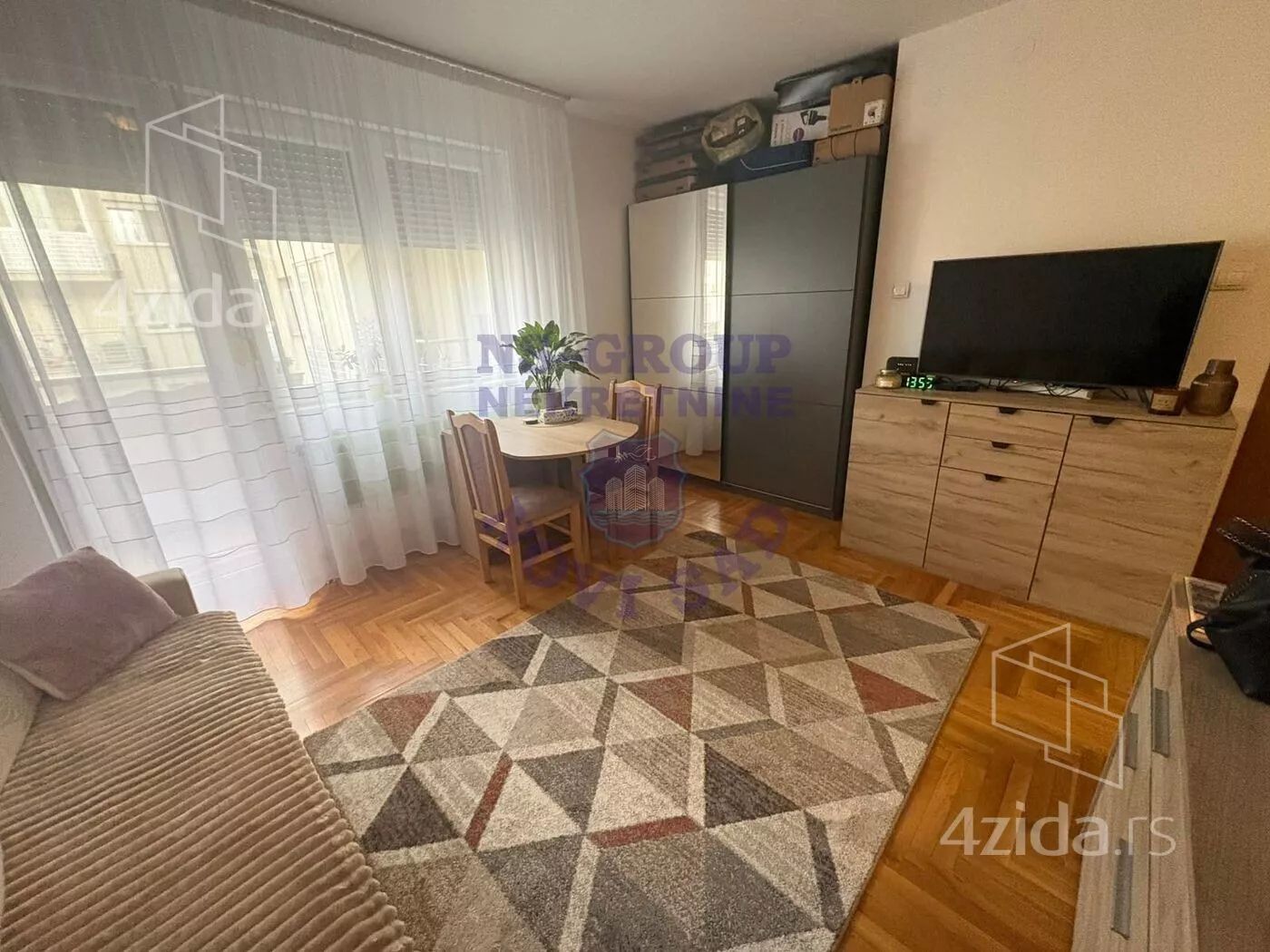 Jednoiposoban stan | 4zida