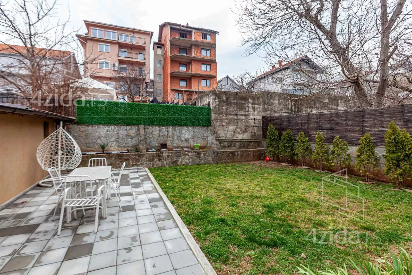 Dvoiposoban stan | 4zida