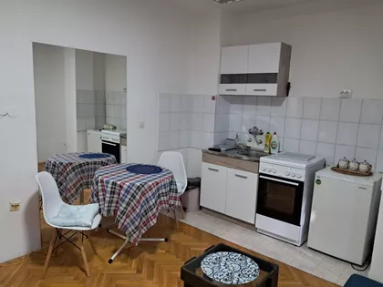 Trg Majke Jevrosime | 4zida.rs