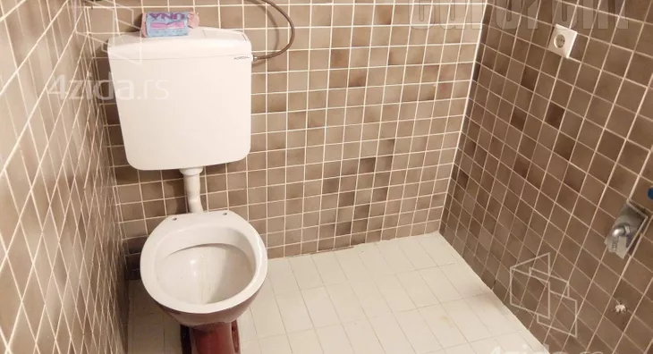 5-etažna kuća | 4zida