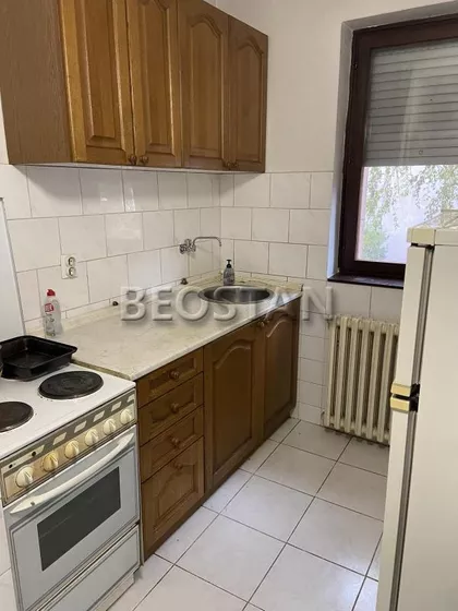 Ismeta Mujezinovica | 4zida.rs