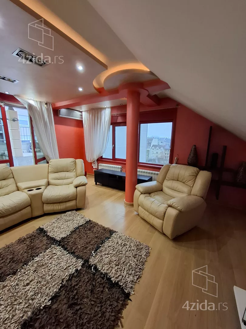 Šestosoban stan | 4zida