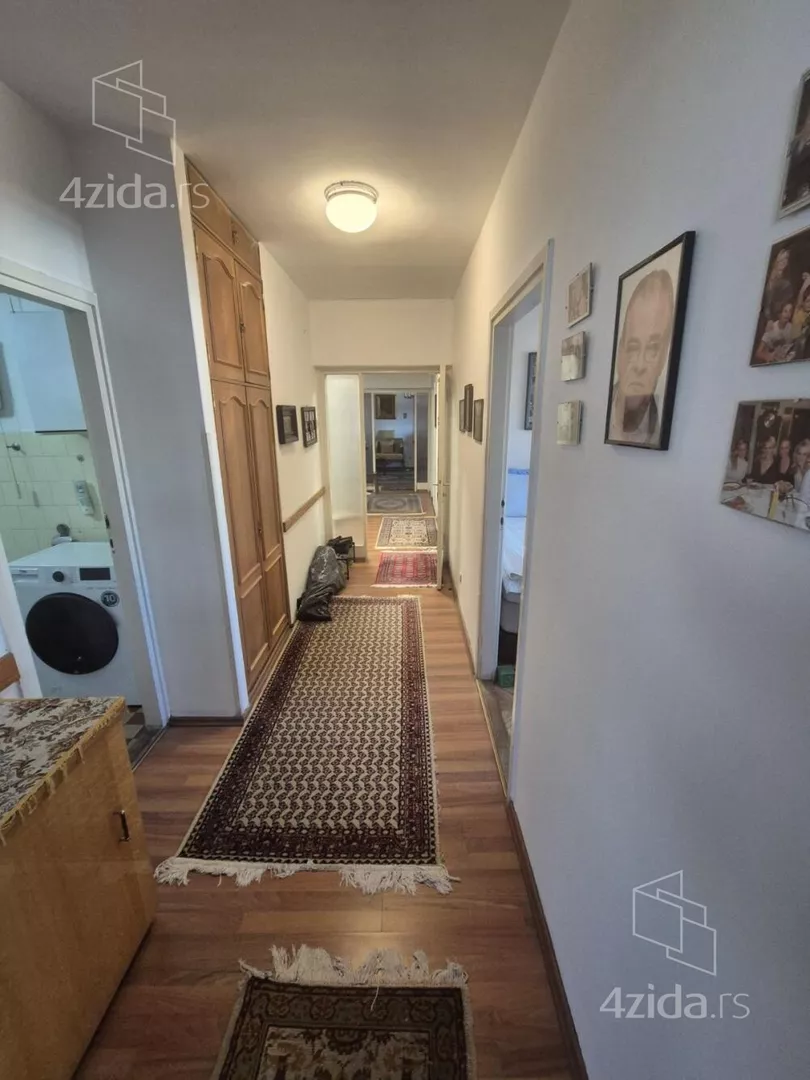 Četvoroiposoban stan | 4zida