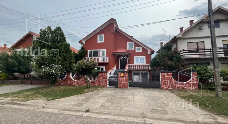 4-etažna kuća | 4zida