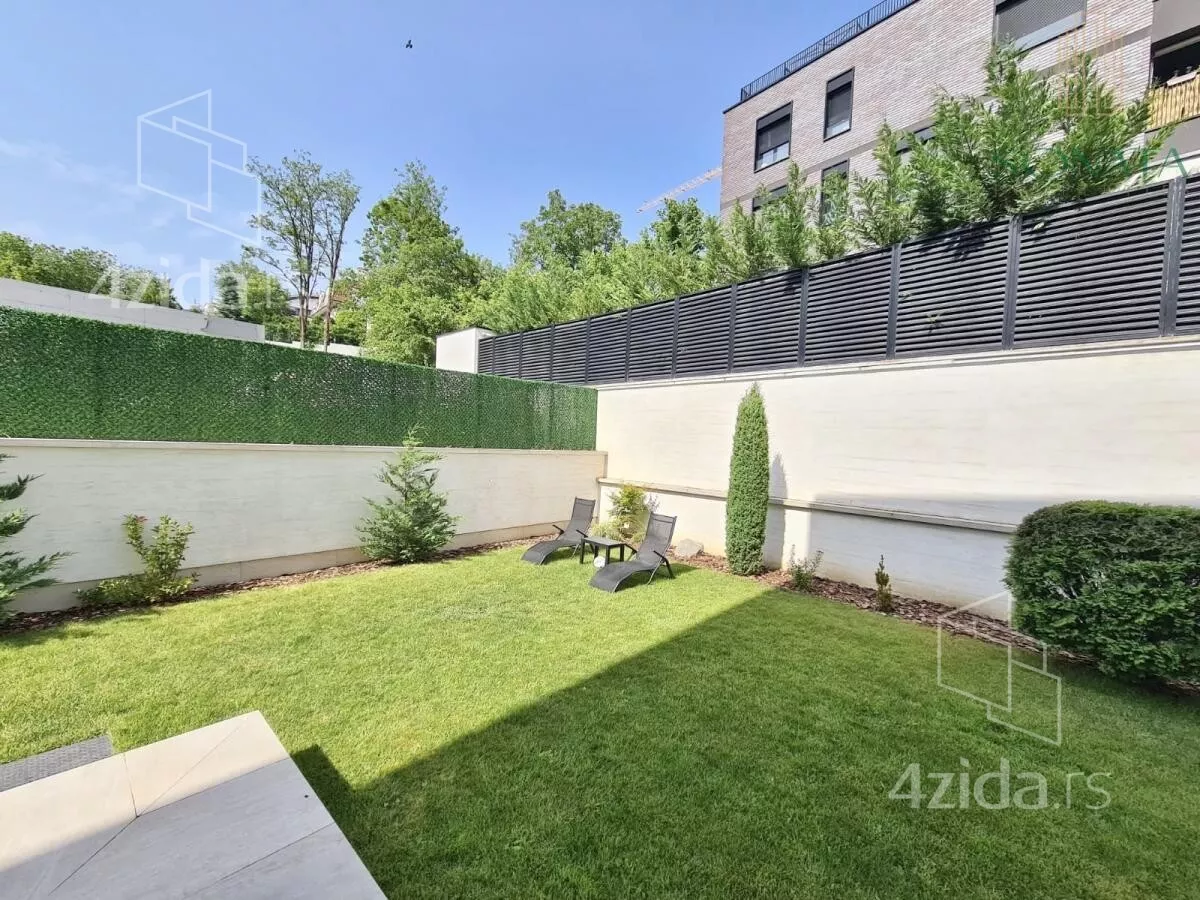 Šestosoban stan | 4zida