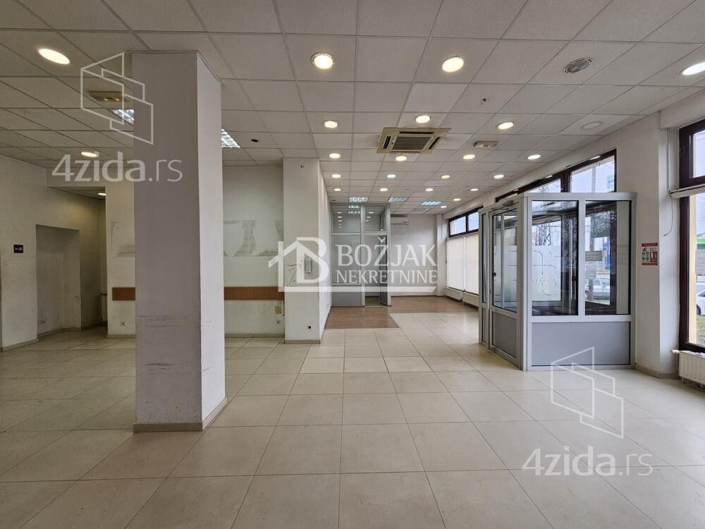 Zniti Trg — fotografija