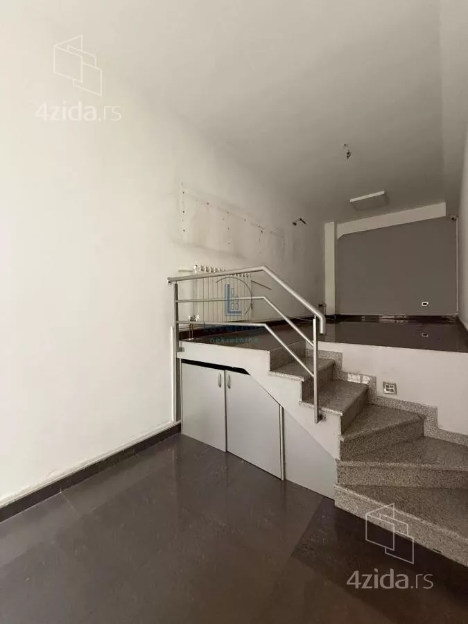 Lokal | 4zida