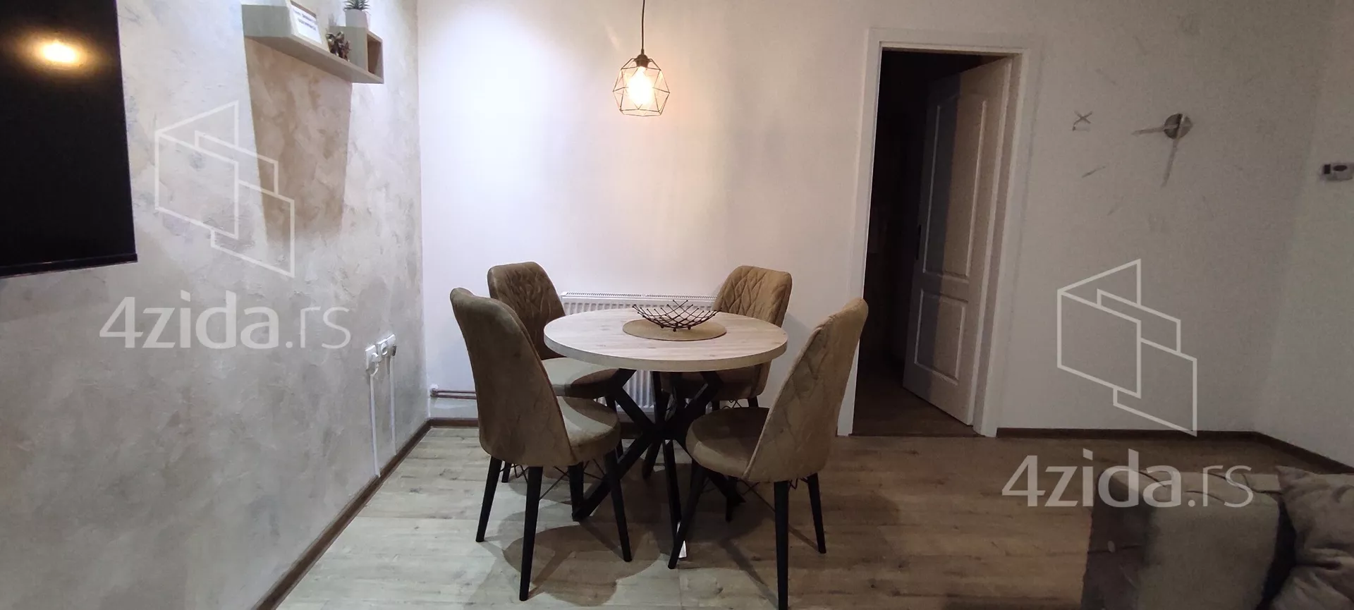 Jednoiposoban stan | 4zida