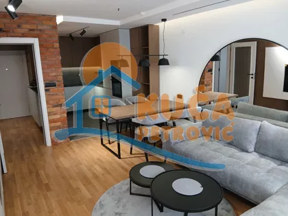 Cara Dušana | 4zida.rs