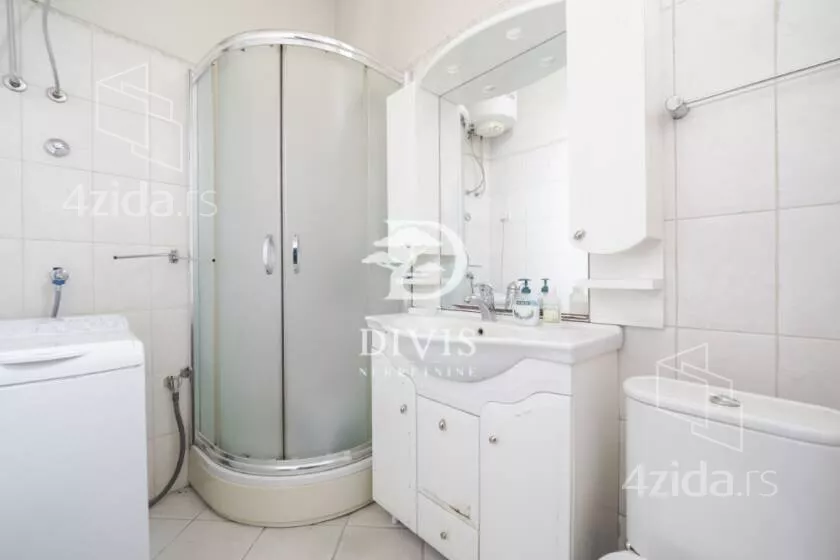 Četvoroiposoban stan | 4zida